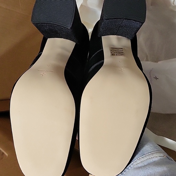 Tuckernuck Black Velvet Heels - Picture 11 of 12